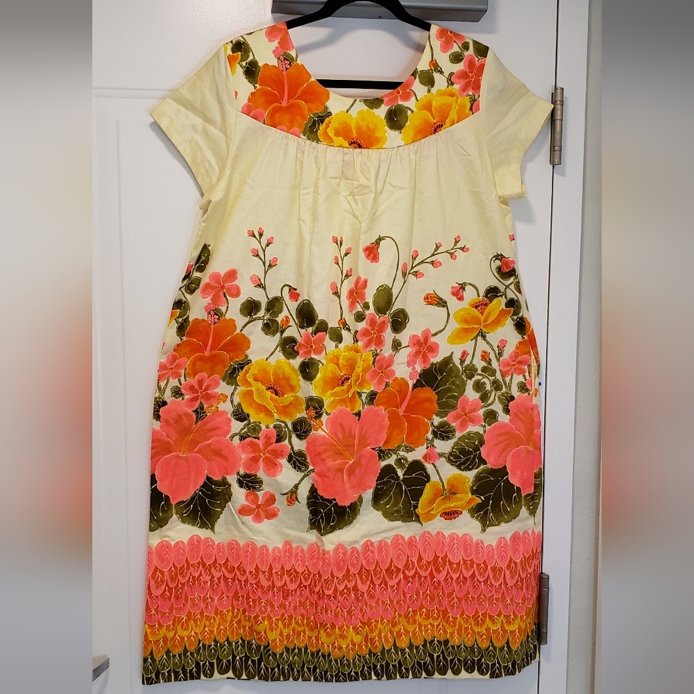 Vintage Dress Ui-Maikai 1960s Beautiful Dress Girlfriend Gift Hawaii
